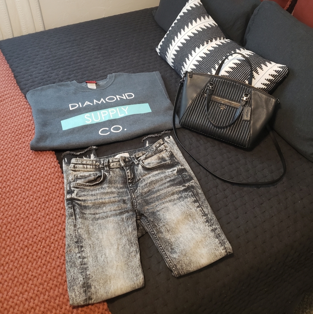 True vintage 90s Diamond Supply Co sweater